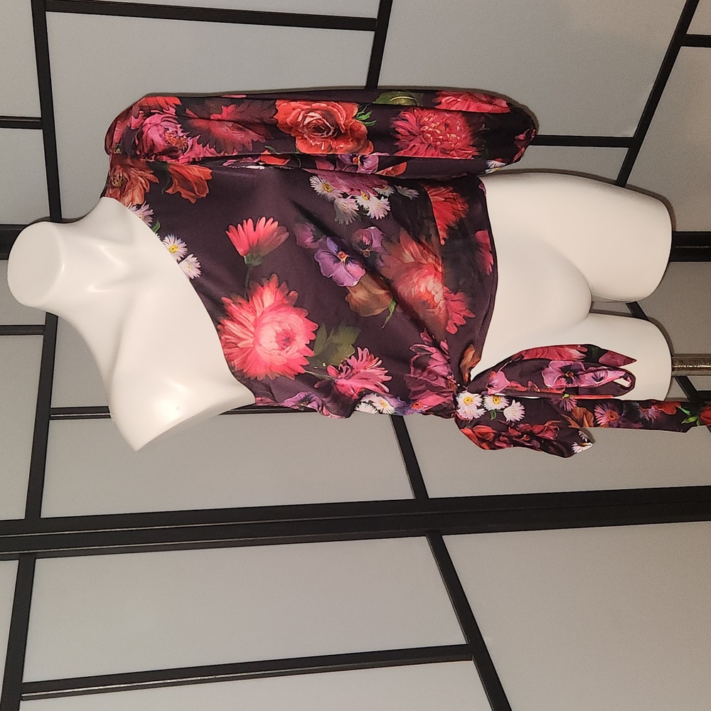 NWT Express one sleeve floral top